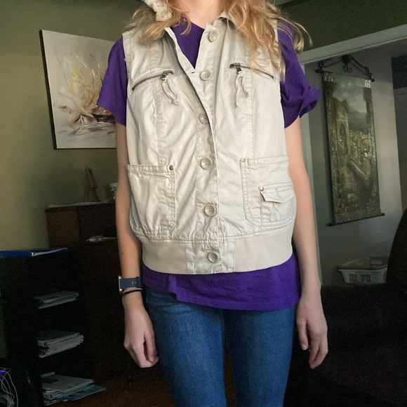 Esprit beige hooded button up sleeveless cargo utility vest. - Picture 8 of 10